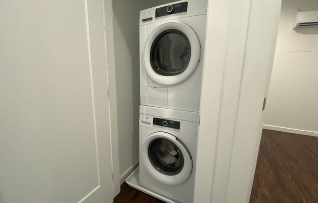 1 bed, 1 bath, 565 sqft, $1,607, Unit 404