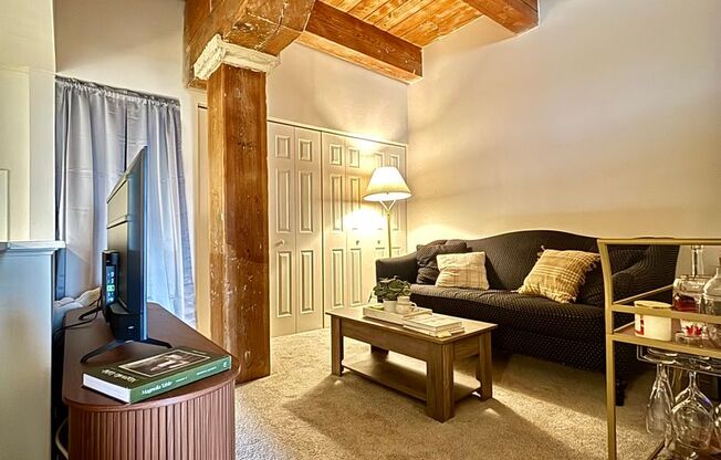 2 beds, 2 baths, 900 sqft, $2,199, Unit 330