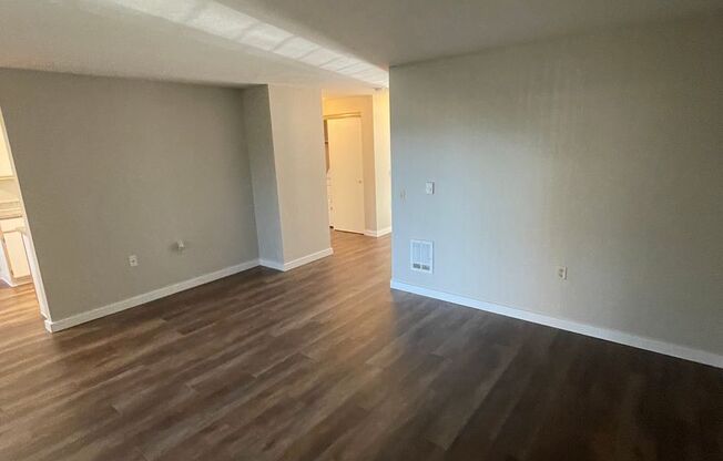 2 beds, 1 bath, 982 sqft, $1,425, Unit 4315