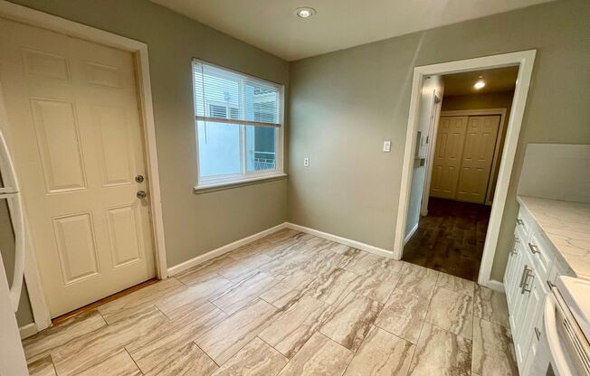 4041 Lincoln Way (1107r)