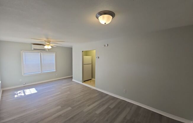 2 beds, 1 bath, $965