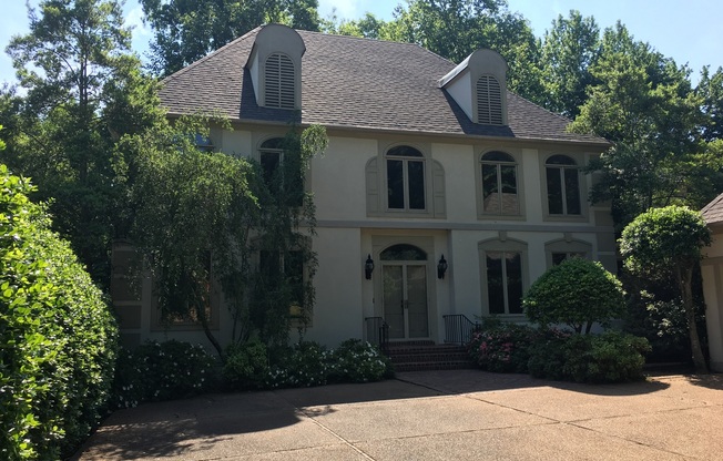 4BR/3.5ba, 4000 sq ft, located in River Oaks, guard gated community! Pets are owner approval only, fees apply.