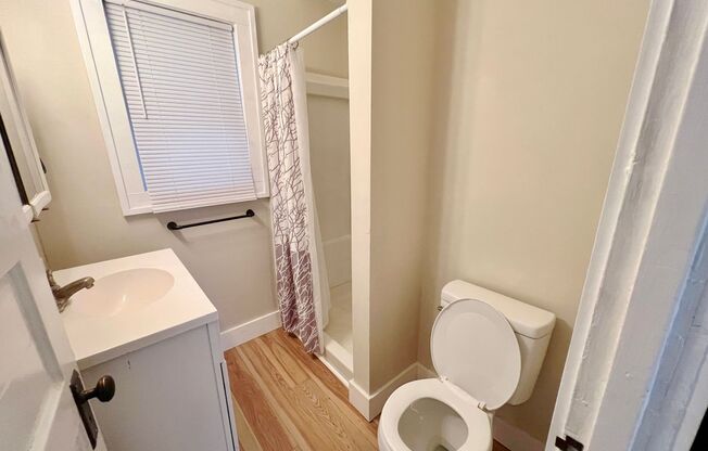 2 beds, 1 bath, $1,200