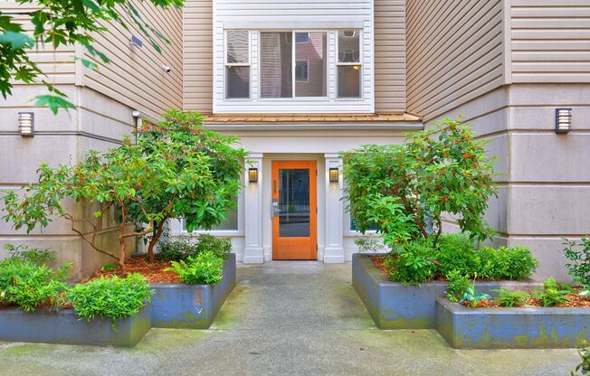 1 bed, 1 bath, 700 sqft, $1,915, Unit 304