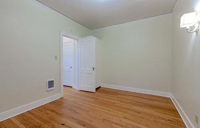 1 bed, 1 bath, 720 sqft, $1,575, Unit 114