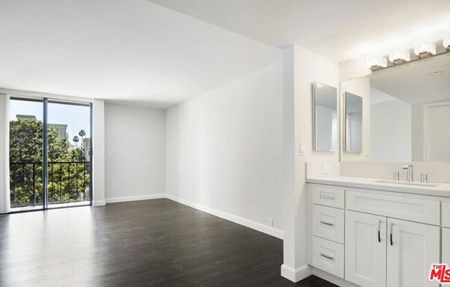 2 beds, 2 baths, 1,071 sqft, $4,500, Unit 501