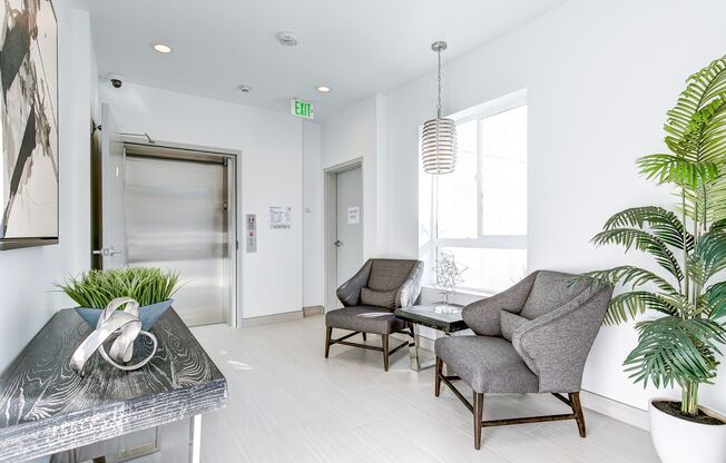 MODERNO North Hollywood