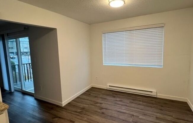 1 bed, 1 bath, 685 sqft, $1,450, Unit 15