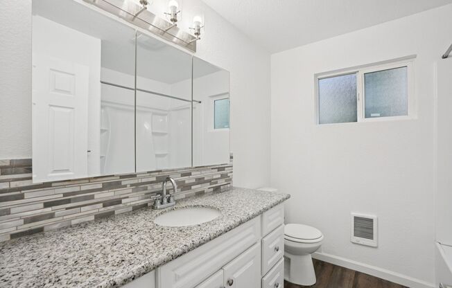 1 bed, 1 bath, 710 sqft, $1,650, Unit 59