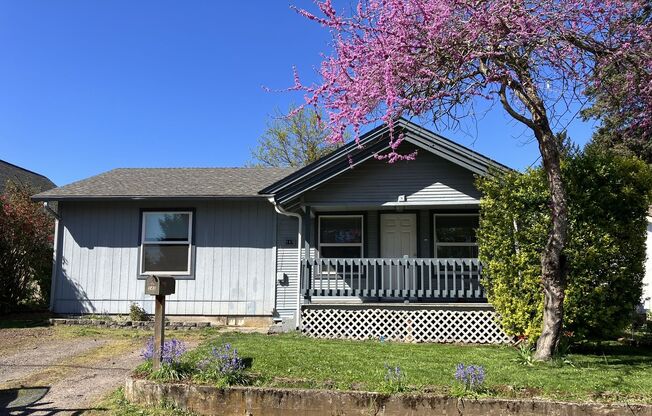 Vintage Ranch Style Home in Camas!
