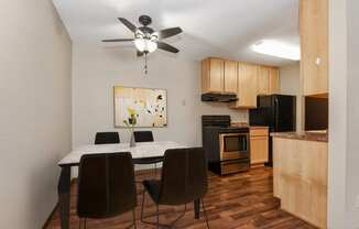 Coon Rapids, MN Parkview Estates Apartments | Furnished Dining Room