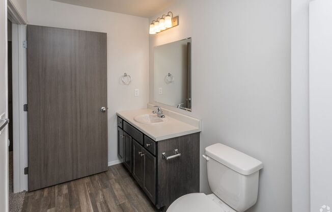 3 beds, 2 baths, 1,263 sqft, $1,525, Unit 4711-231