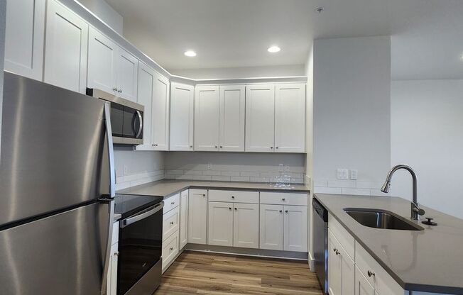 1 bed, 1 bath, $1,350, Unit 1075-102