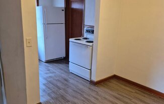 121 3 AVE E