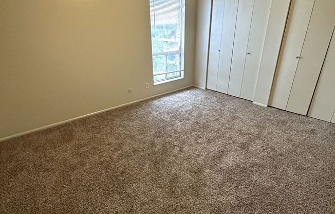2 beds, 1 bath, 864 sqft, $1,195, Unit Unit 37