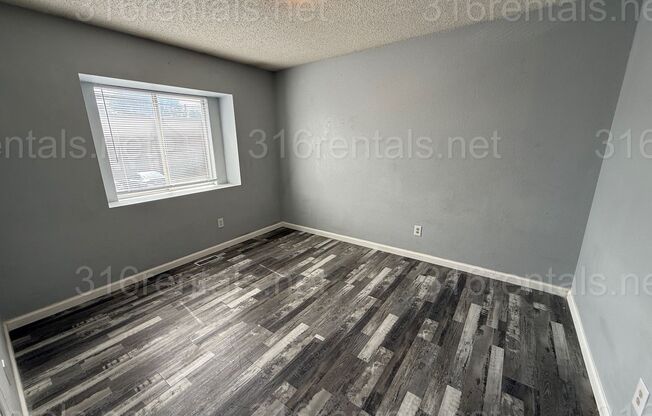 2 beds, 1.5 baths, $895, Unit 203