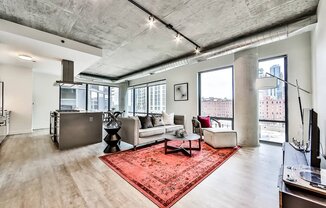 419 E OHIO ST