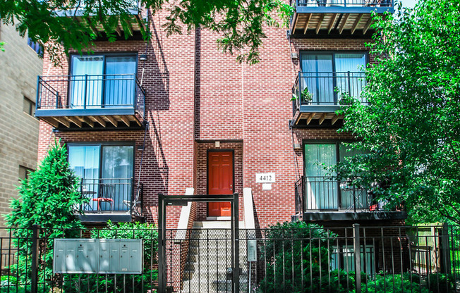 Indiana 4412  (HOA - NO REPAIRS TO COMMON AREA)