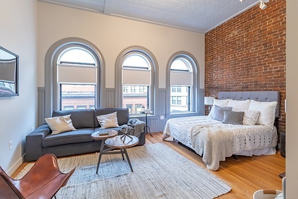 Studio, 1 bath, 392 sqft, $1,750, Unit 304
