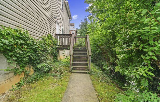 226 W Cold Spring Ln