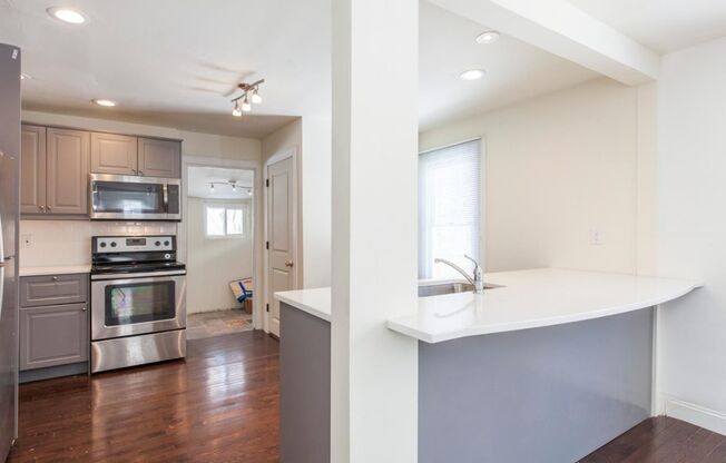 Renovated 4 Bedroom, 1.5 Bath House - Walking Distance to Villanova University - Laundry In-Unit - Parking Included