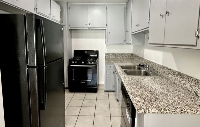 1 bed, 1 bath, $2,190, Unit 5