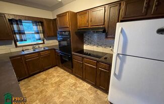 3 beds, 1.5 baths, $1,495, Unit 02