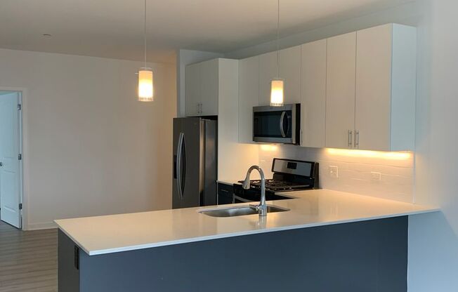 3 beds, 2 baths, 1,353 sqft, $3,665, Unit 302