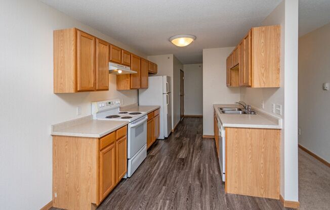 2 beds, 1 bath, 968 sqft, $1,345, Unit 95-307