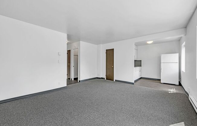 **1 MONTH FREE RENT!** On Select Units ** Centrally Located Studio & 1bdrm Apartments w/ Sweeping Views