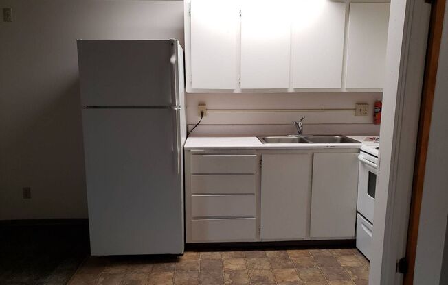 1 bed, 1 bath, 420 sqft, $585, Unit 82732