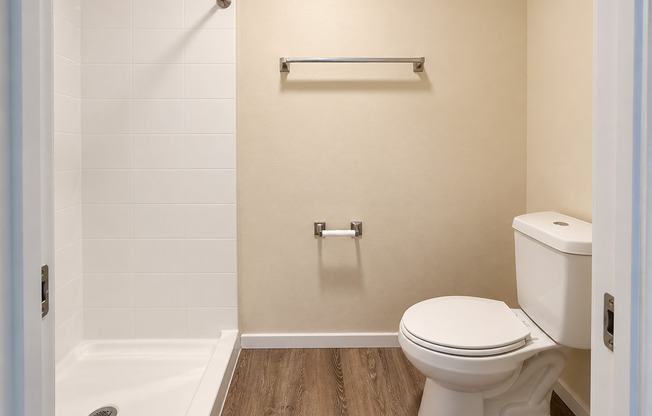 Studio, 1 bath, 165 sqft, $1,095, Unit 356
