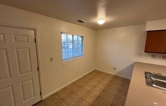 2 beds, 1 bath, $1,100, Unit 29