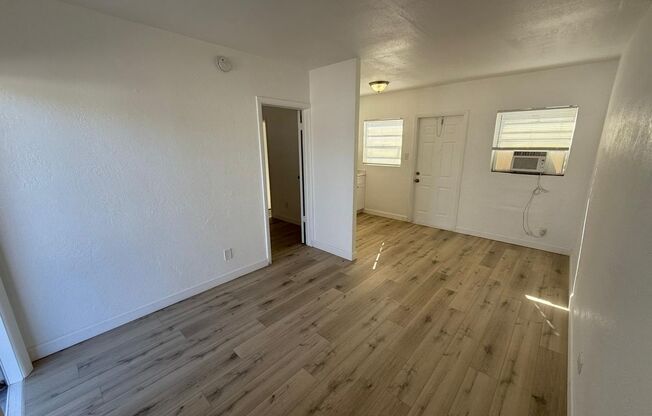 1 bed, 1 bath, 424 sqft, $1,350, Unit 1