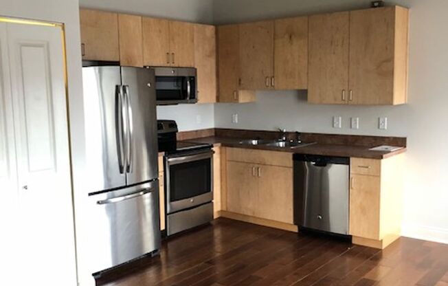 Studio, 1 bath, 442 sqft, $1,045, Unit 623