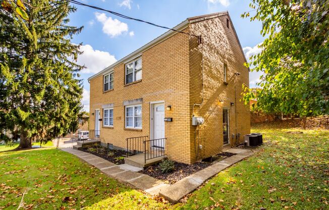 AVAILABLE JULY 1st!! FANTASTIC 1-bedroom in PENN HILLS!