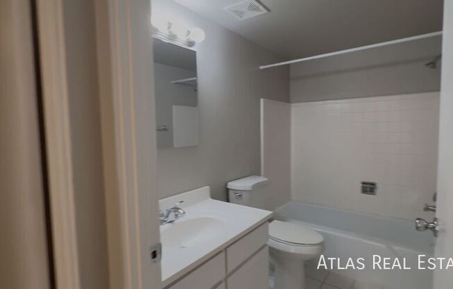 2644 N 46 ST