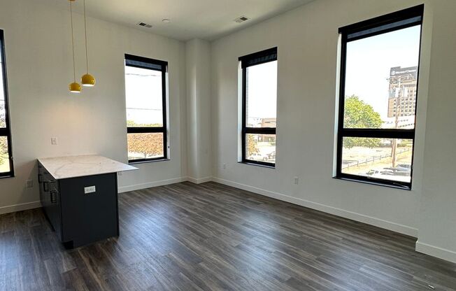 1 bed, 1 bath, 691 sqft, $1,455, Unit 108