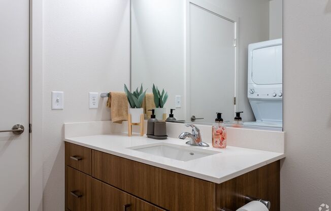 Studio, 1 bath, 469 sqft, $1,250, Unit 216