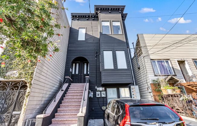 2888-2890 Harrison St / 91 Balmy Ave