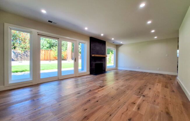 New Remodeled Beautiful 3bd House With Luxury & Modern Features!