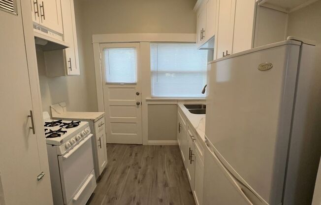 Studio, 1 bath, $1,395, Unit G