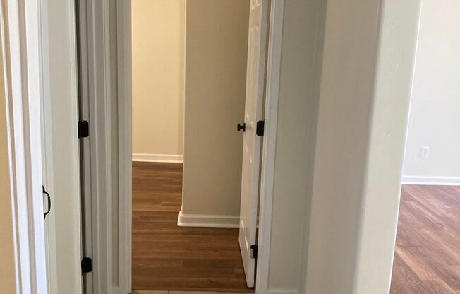 2 beds, 1 bath, 918 sqft, $2,945, Unit 037