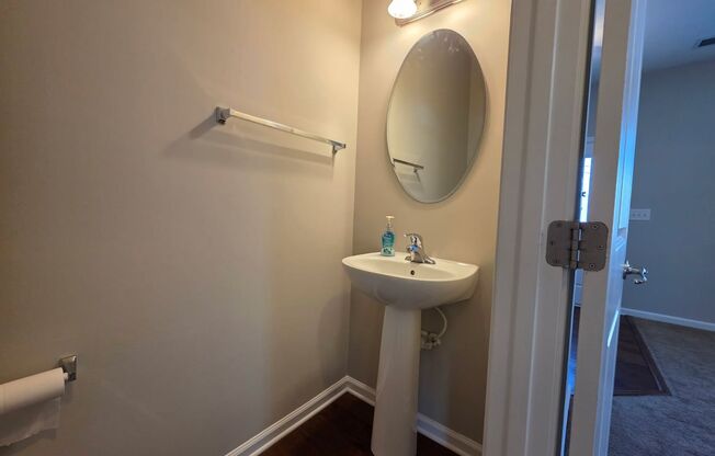 Charming 4 Bed • 2½ Bath Home in The Farm at Riverpointe!