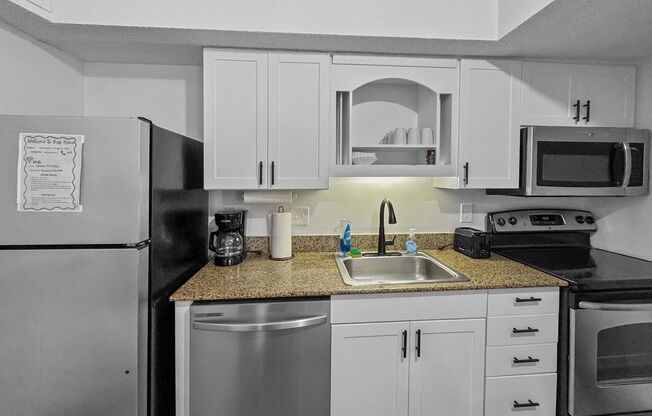 2 beds, 2 baths, 700 sqft, $2,165, Unit BLDG 1036 - APT 205