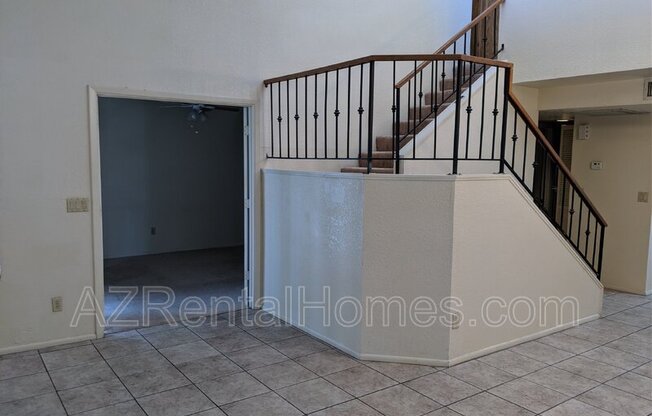 609 E MESQUITE Circle