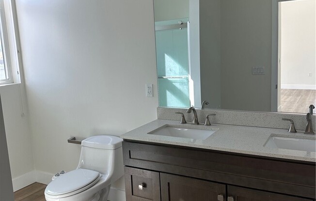 5132 CAHUENGA BLVD
