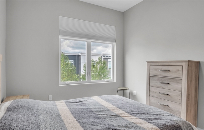 3 beds, 2 baths, 1,090 sqft, $5,250, Unit 318