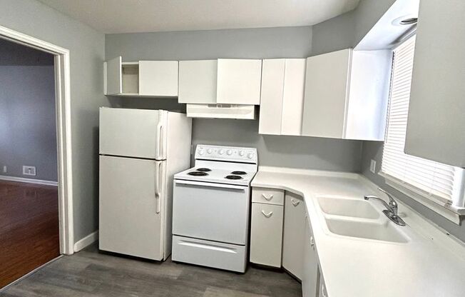 2 beds, 1 bath, $825, Unit 8121