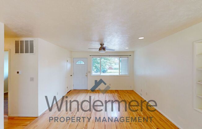 151 E. Maple *Fully Finished Basement*
